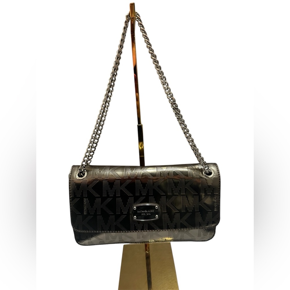 Michael Kors EUC Metallic Silver Logo Patent Leather Jet Set Shoulder Bag
